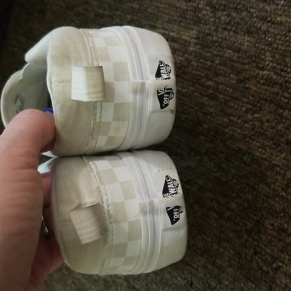 Vans - Picture 2 of 4